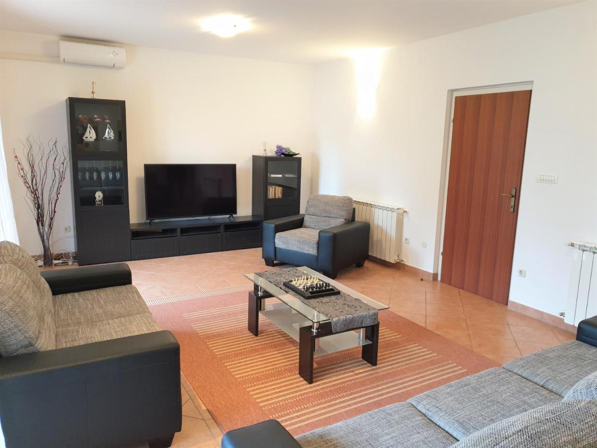 Holiday Home Elis Fažana Zewnętrze zdjęcie